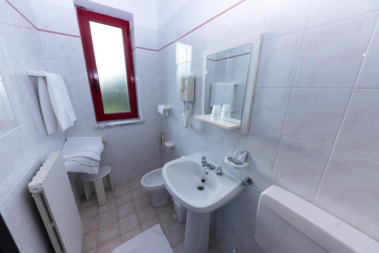 Albergo Dei Gelsi มอนโดวี ภายนอก รูปภาพ